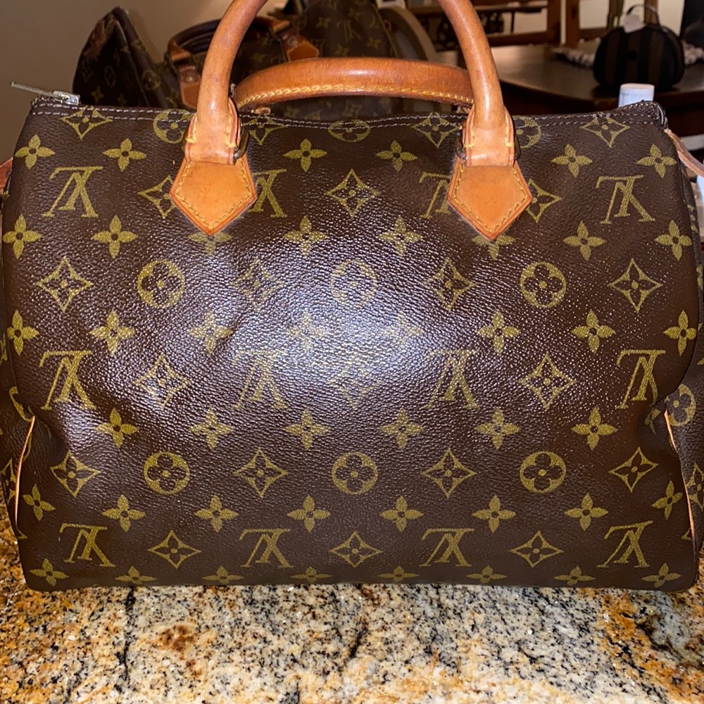 Authentic vintage LV Mono speedy 35